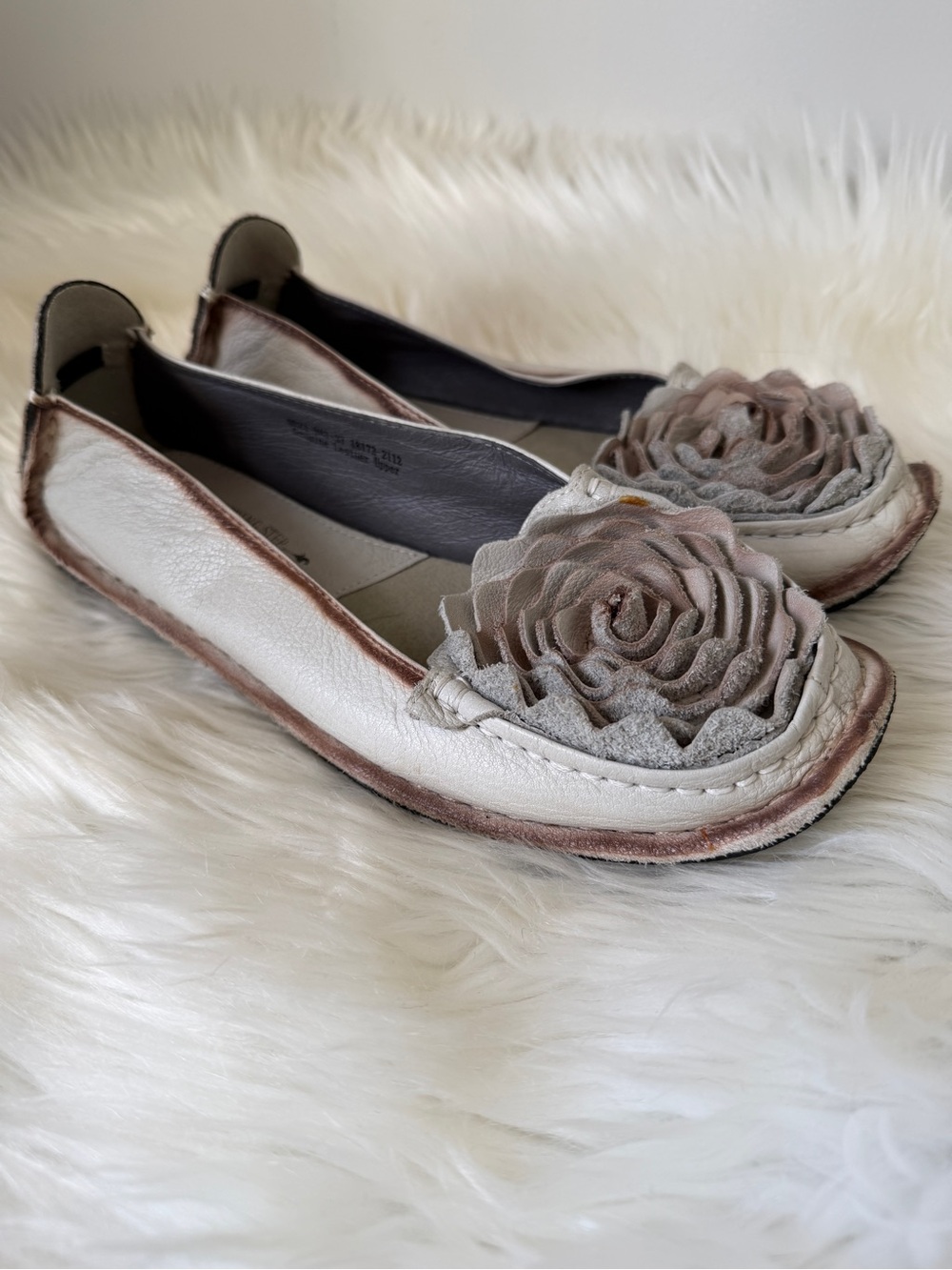 L'ARTISTE Cream Leather 3D Floral Loafers Spring Step